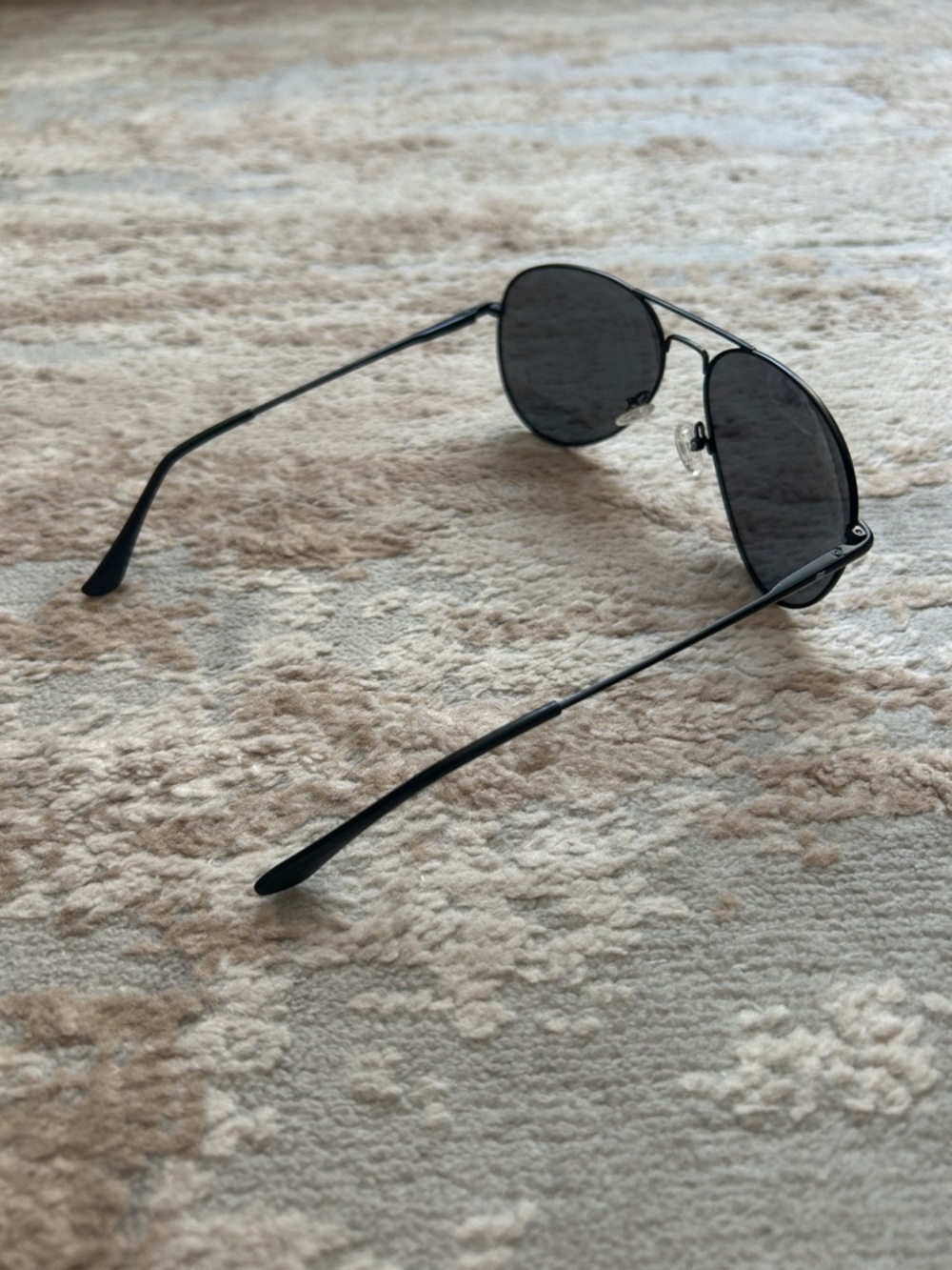 Neven Aviator Sunglasses - Black Frame with Silver Mirrored Lenses - Picture 5 of 9